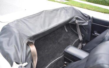 Jaguar-E-type-xke-1970-White-Black-16