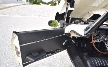 Jaguar-E-type-xke-1970-White-Black-18