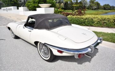 Jaguar-E-type-xke-1970-White-Black-2