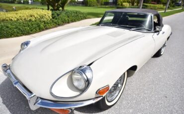 Jaguar-E-type-xke-1970-White-Black