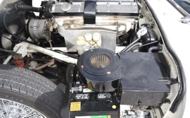 Jaguar-E-type-xke-1970-White-Black-6