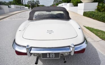 Jaguar-E-type-xke-1970-White-Black-7