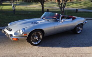 Jaguar-E-type-xke-1974-Silver-Black-Leather-10