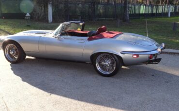 Jaguar-E-type-xke-1974-Silver-Black-Leather-7