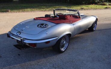 Jaguar-E-type-xke-1974-Silver-Black-Leather-9