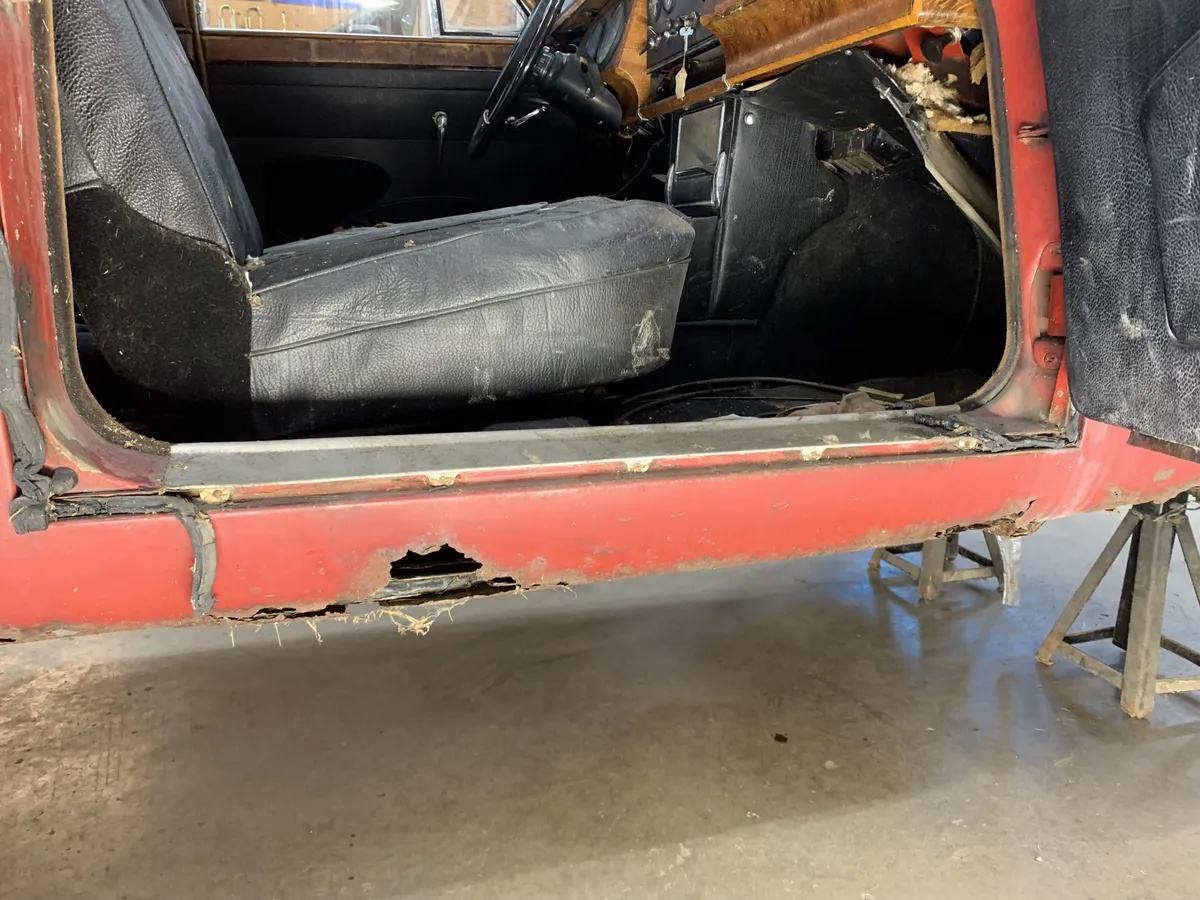 Jaguar-Mk-ii-1962-Red-Grey-15