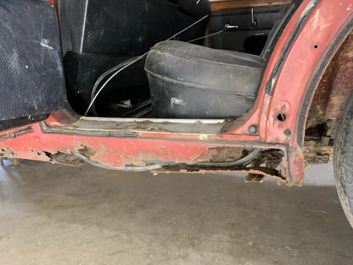 Jaguar-Mk-ii-1962-Red-Grey-16