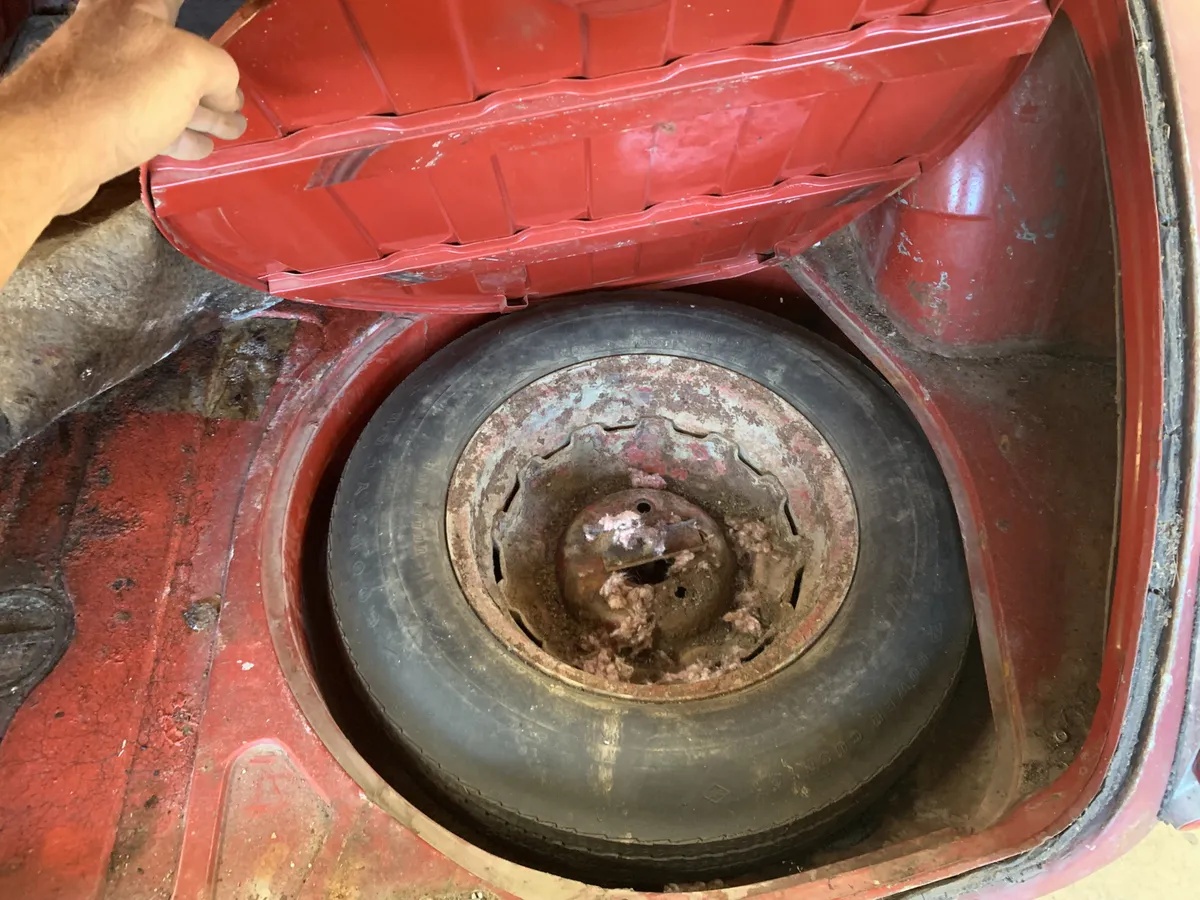 Jaguar-Mk-ii-1962-Red-Grey-7