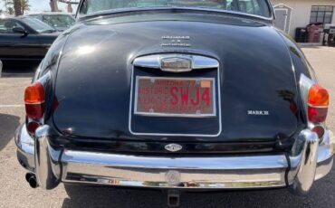 Jaguar-Sedan-1960-Deep-Black-Red-Leather-17
