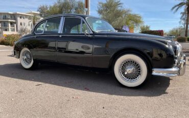 Jaguar-Sedan-1960-Deep-Black-Red-Leather-19
