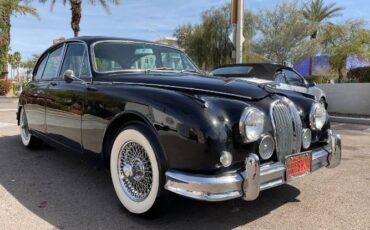 Jaguar-Sedan-1960-Deep-Black-Red-Leather-4