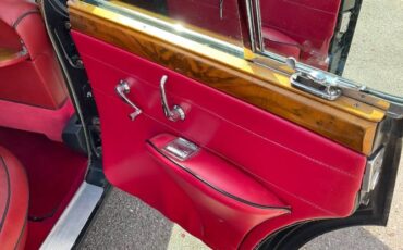 Jaguar-Sedan-1960-Deep-Black-Red-Leather-8