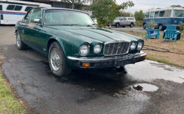 Jaguar-XJ-1976-Coupe-1