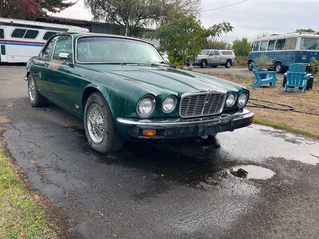 Jaguar-XJ-1976-Coupe-1