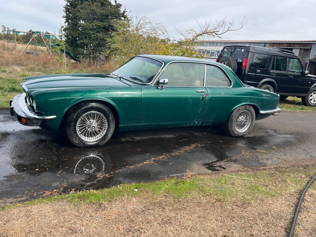 Jaguar-XJ-1976-Coupe-2