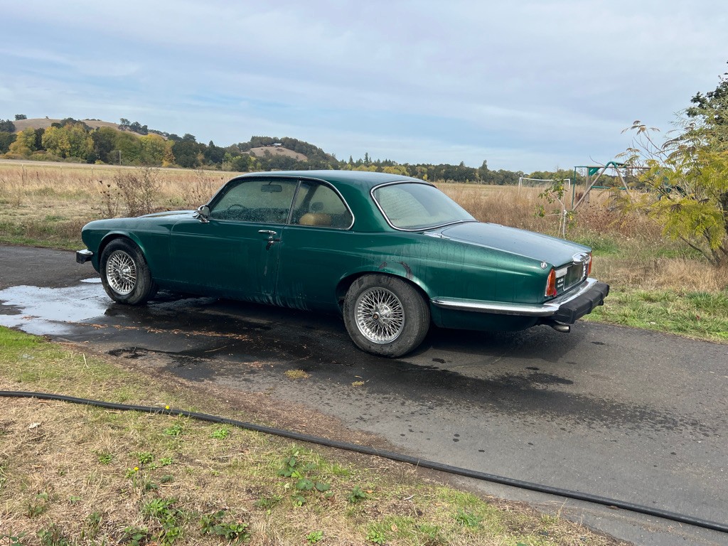 Jaguar-XJ-1976-Coupe-3