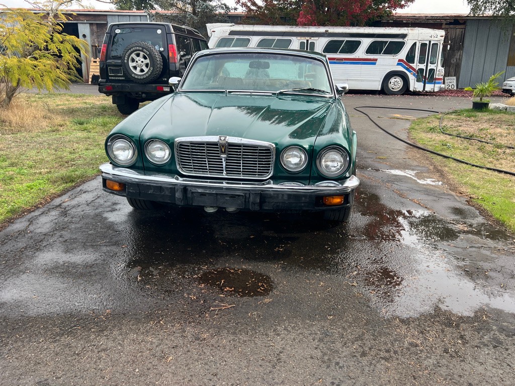 Jaguar-XJ-1976-Coupe-4