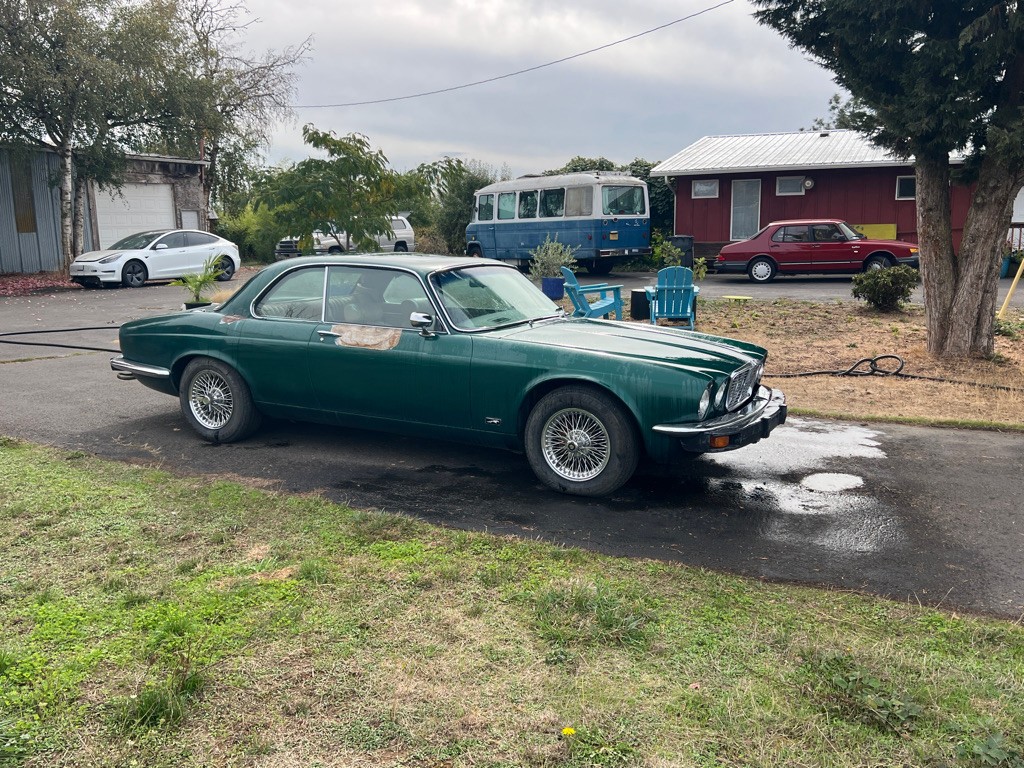 Jaguar-XJ-1976-Coupe-5