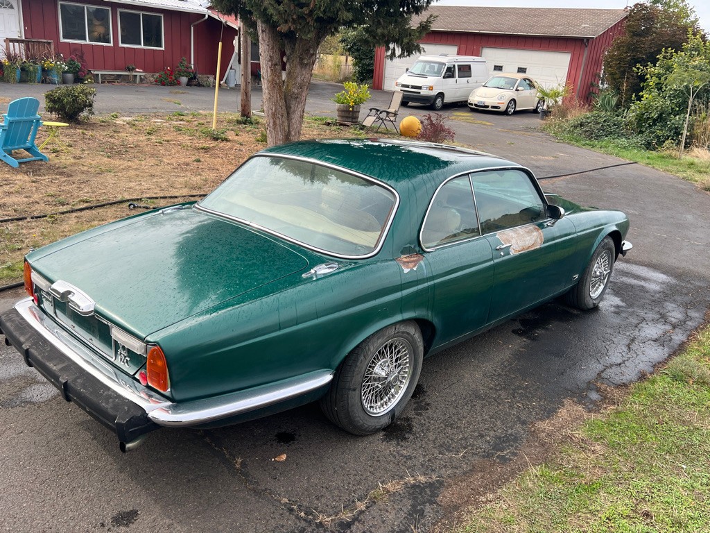 Jaguar-XJ-1976-Coupe-8