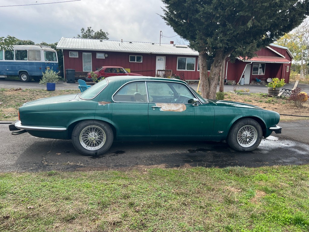 Jaguar-XJ-1976-Coupe-9