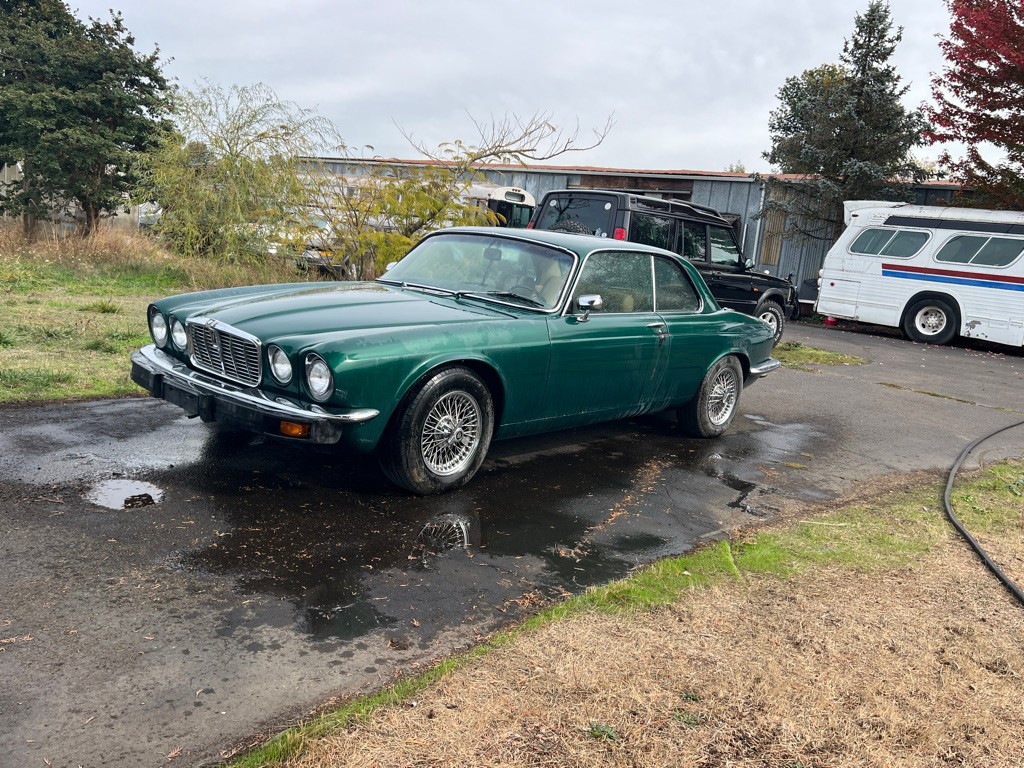 Jaguar-XJ-1976-Coupe