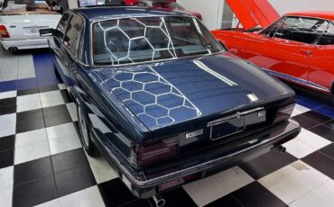 Jaguar-XJ-1988-Sedan-17