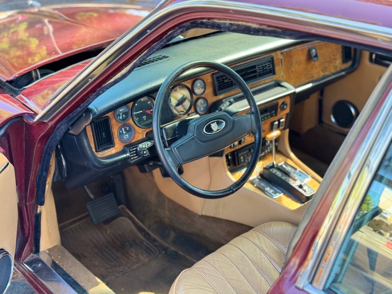 Jaguar-XJ6-1986-Sedan-14