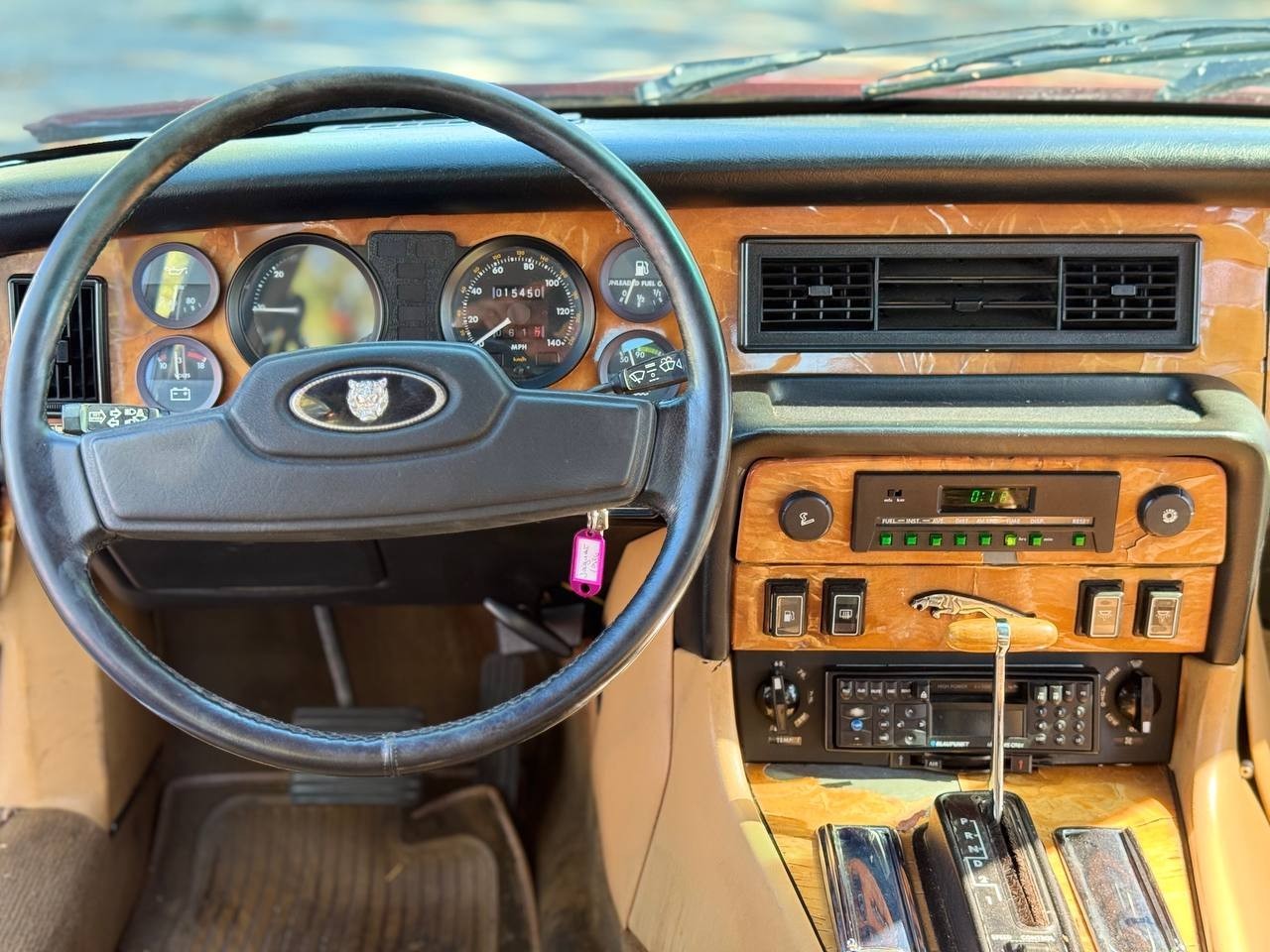 Jaguar-XJ6-1986-Sedan-16