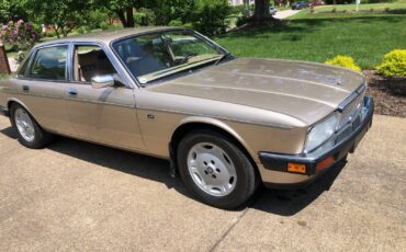 Jaguar-XJ6-1994-Sedan