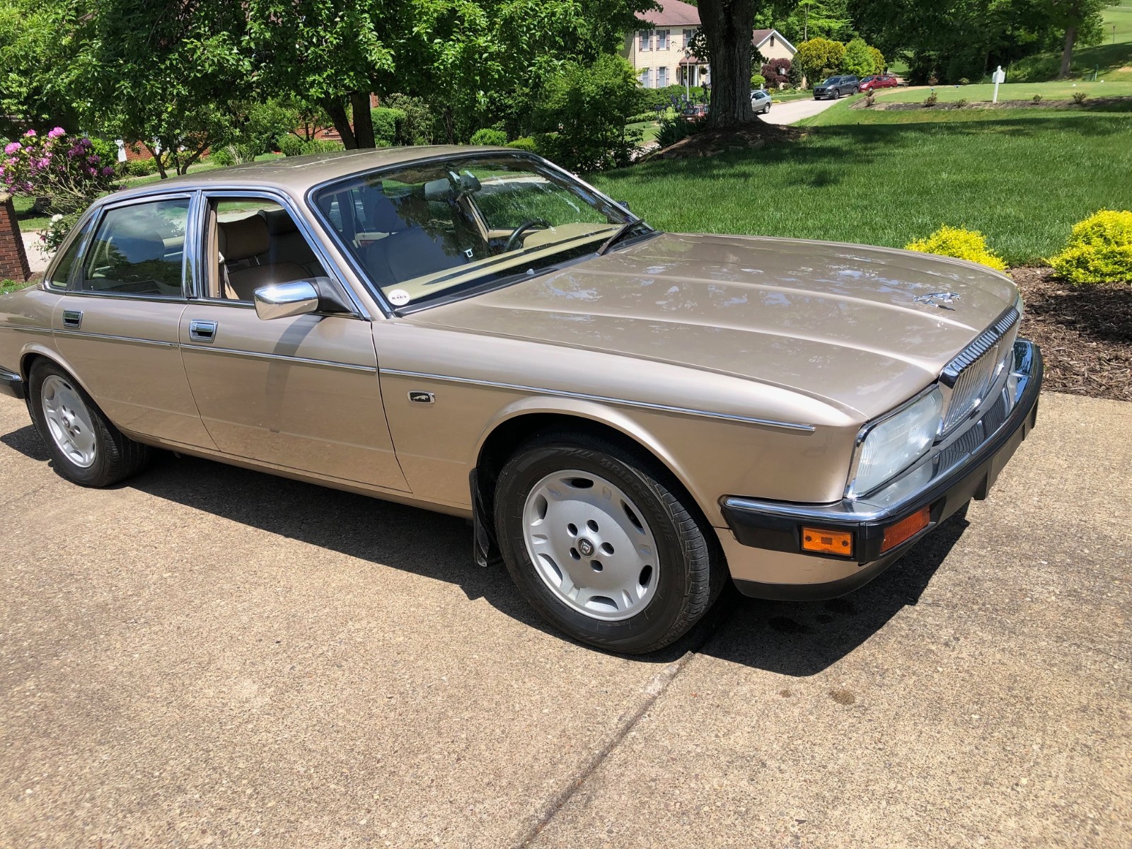 Jaguar-XJ6-1994-Sedan