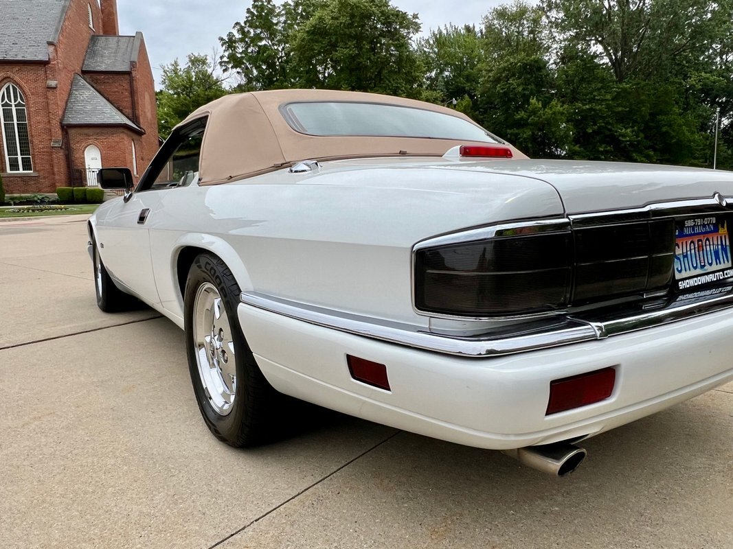 Jaguar-XJ6-1996-Convertible-19