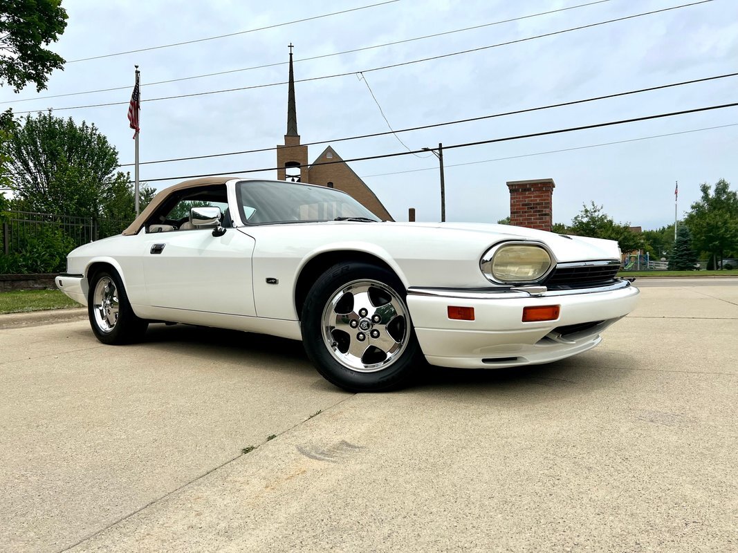 Jaguar-XJ6-1996-Convertible-2