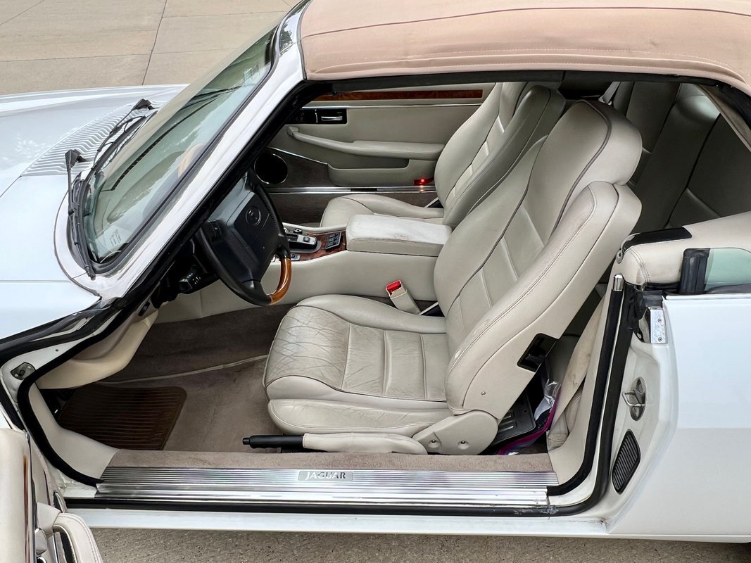 Jaguar-XJ6-1996-Convertible-35