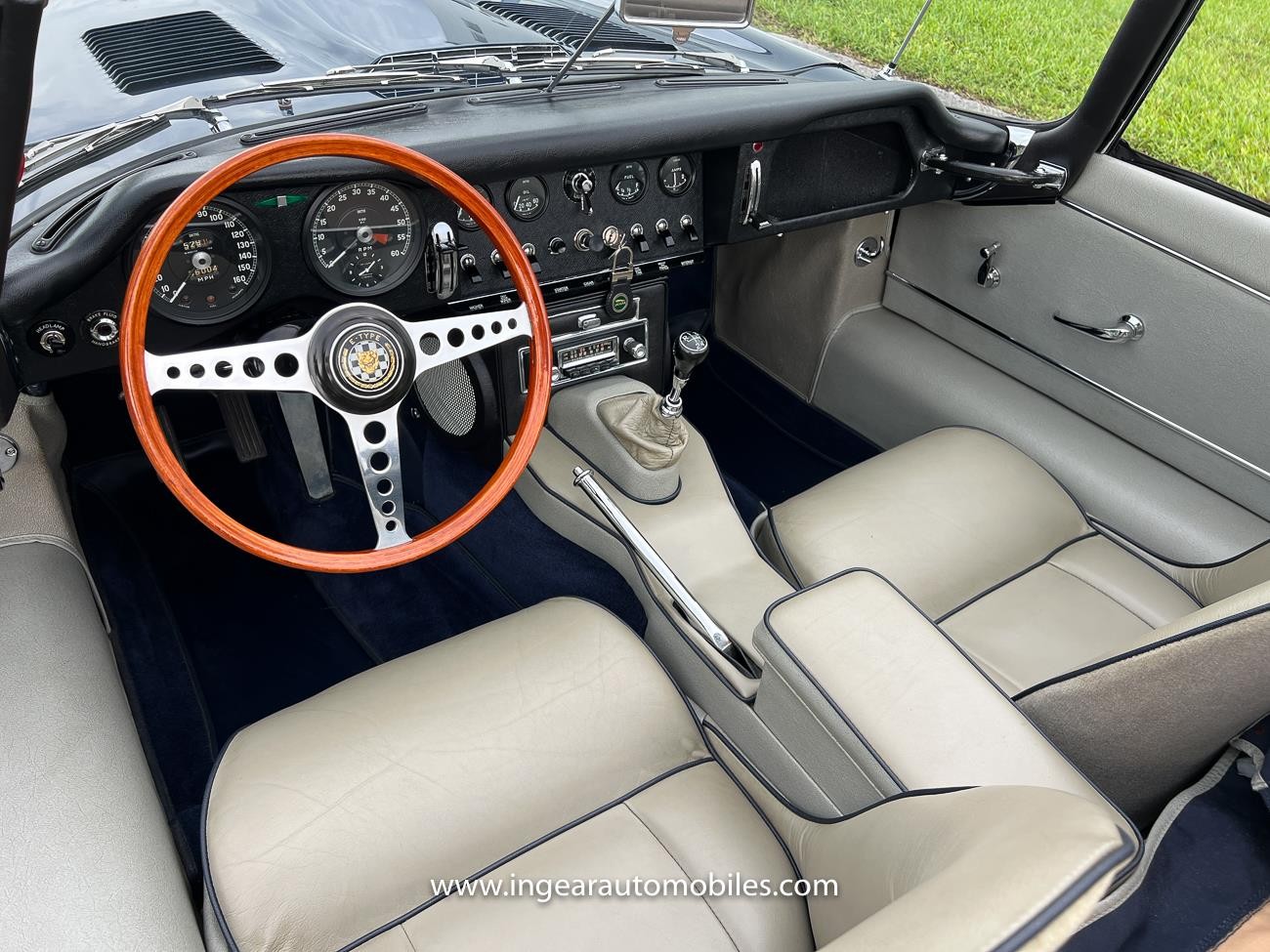 Jaguar-XK-1964-convertible-38