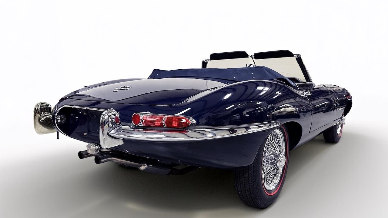 Jaguar-XK-1968-Convertible-17