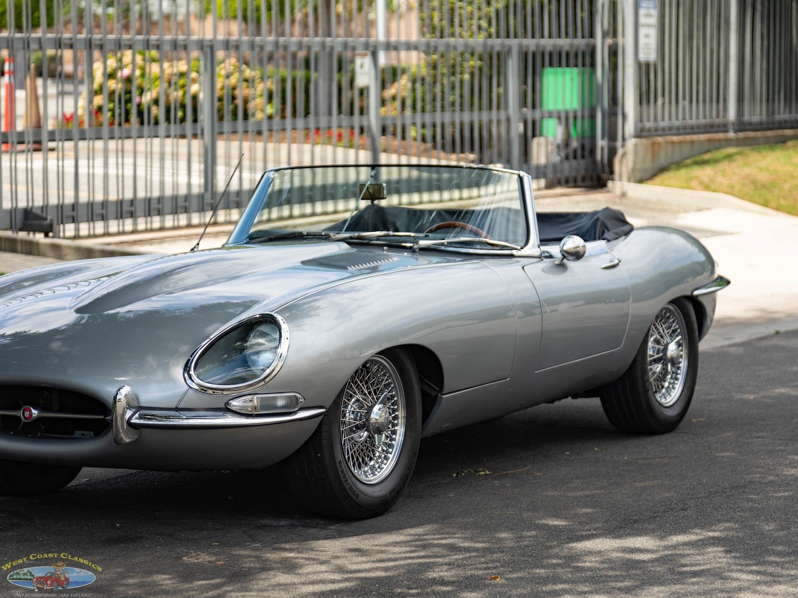 Jaguar-XKE-E-Type-4.2L-5-spd-Roadster-1965-2-Door-Convertible-Roadster-10