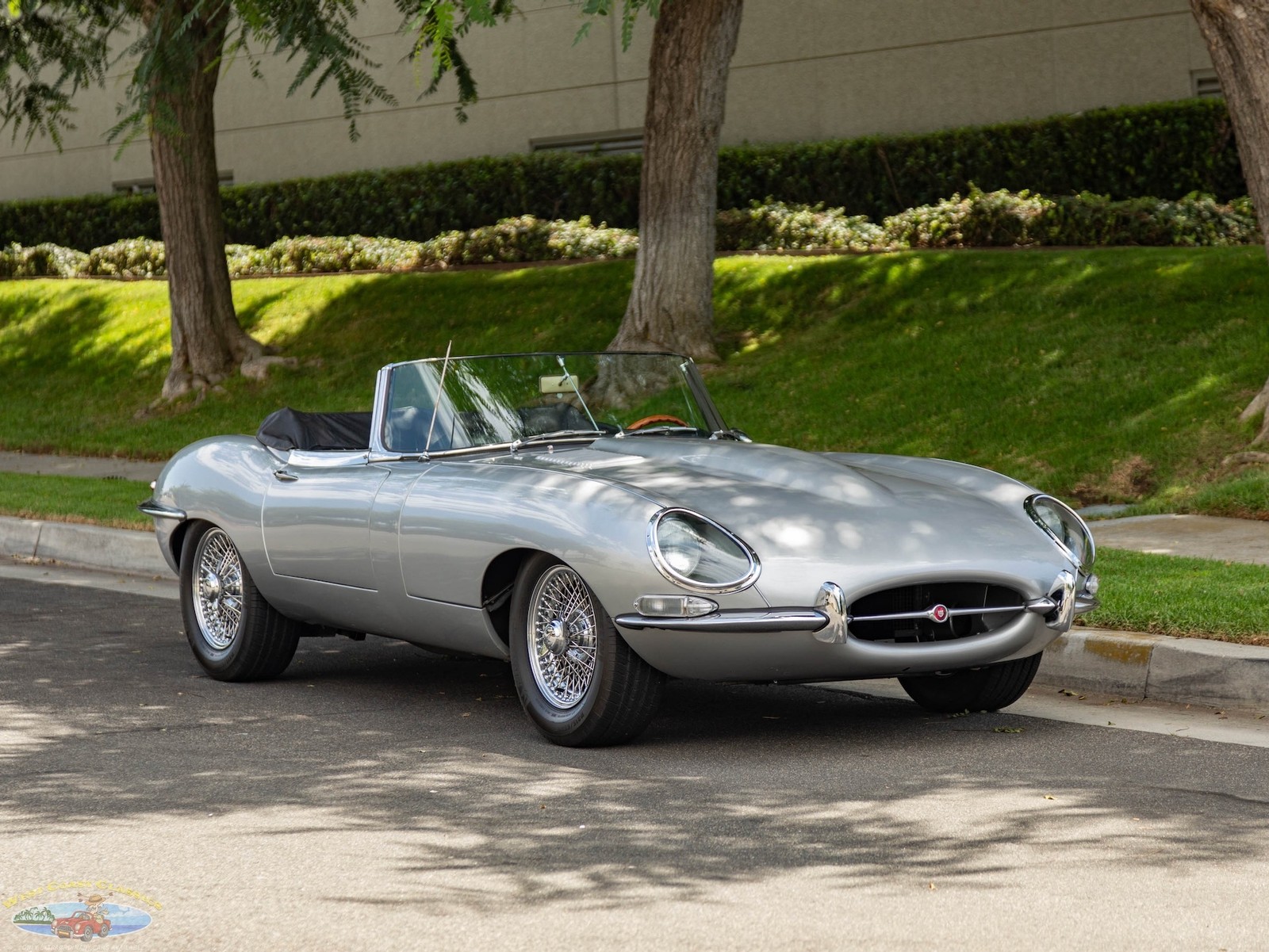 Jaguar-XKE-E-Type-4.2L-5-spd-Roadster-1965-2-Door-Convertible-Roadster-11