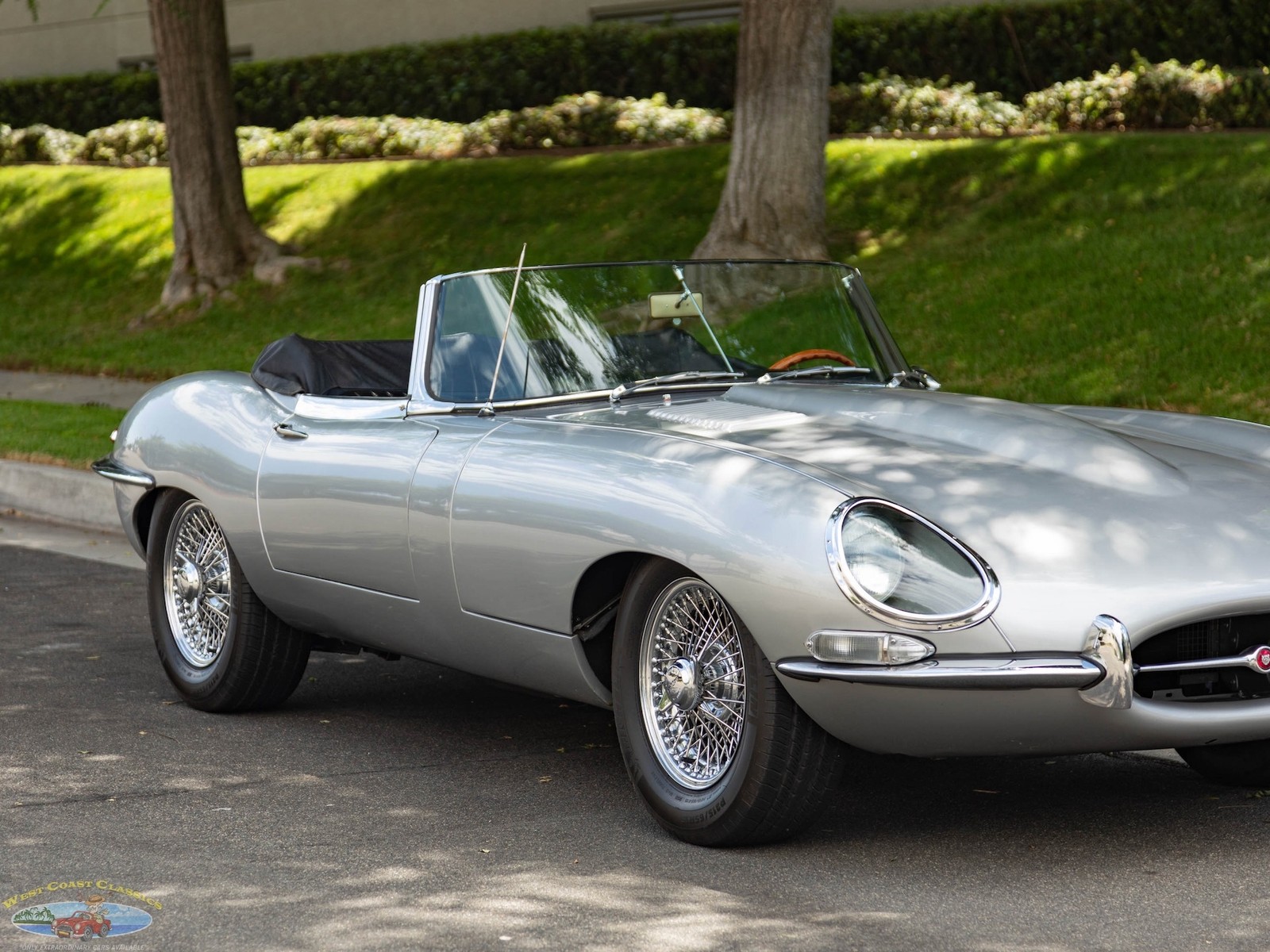 Jaguar-XKE-E-Type-4.2L-5-spd-Roadster-1965-2-Door-Convertible-Roadster-12