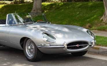 Jaguar-XKE-E-Type-4.2L-5-spd-Roadster-1965-2-Door-Convertible-Roadster-13