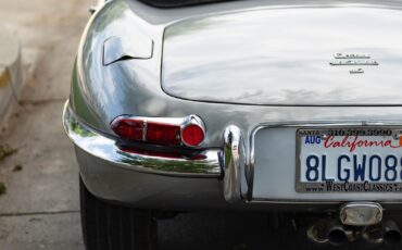 Jaguar-XKE-E-Type-4.2L-5-spd-Roadster-1965-2-Door-Convertible-Roadster-19