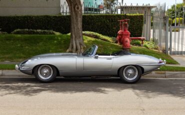 Jaguar-XKE-E-Type-4.2L-5-spd-Roadster-1965-2-Door-Convertible-Roadster-2