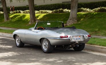 Jaguar-XKE-E-Type-4.2L-5-spd-Roadster-1965-2-Door-Convertible-Roadster-22