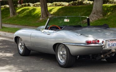Jaguar-XKE-E-Type-4.2L-5-spd-Roadster-1965-2-Door-Convertible-Roadster-23
