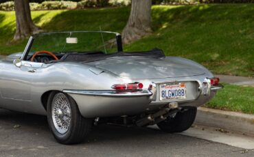Jaguar-XKE-E-Type-4.2L-5-spd-Roadster-1965-2-Door-Convertible-Roadster-24