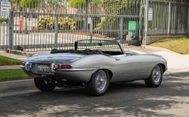 Jaguar-XKE-E-Type-4.2L-5-spd-Roadster-1965-2-Door-Convertible-Roadster-25