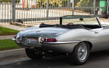 Jaguar-XKE-E-Type-4.2L-5-spd-Roadster-1965-2-Door-Convertible-Roadster-26