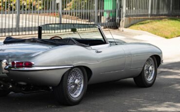 Jaguar-XKE-E-Type-4.2L-5-spd-Roadster-1965-2-Door-Convertible-Roadster-27