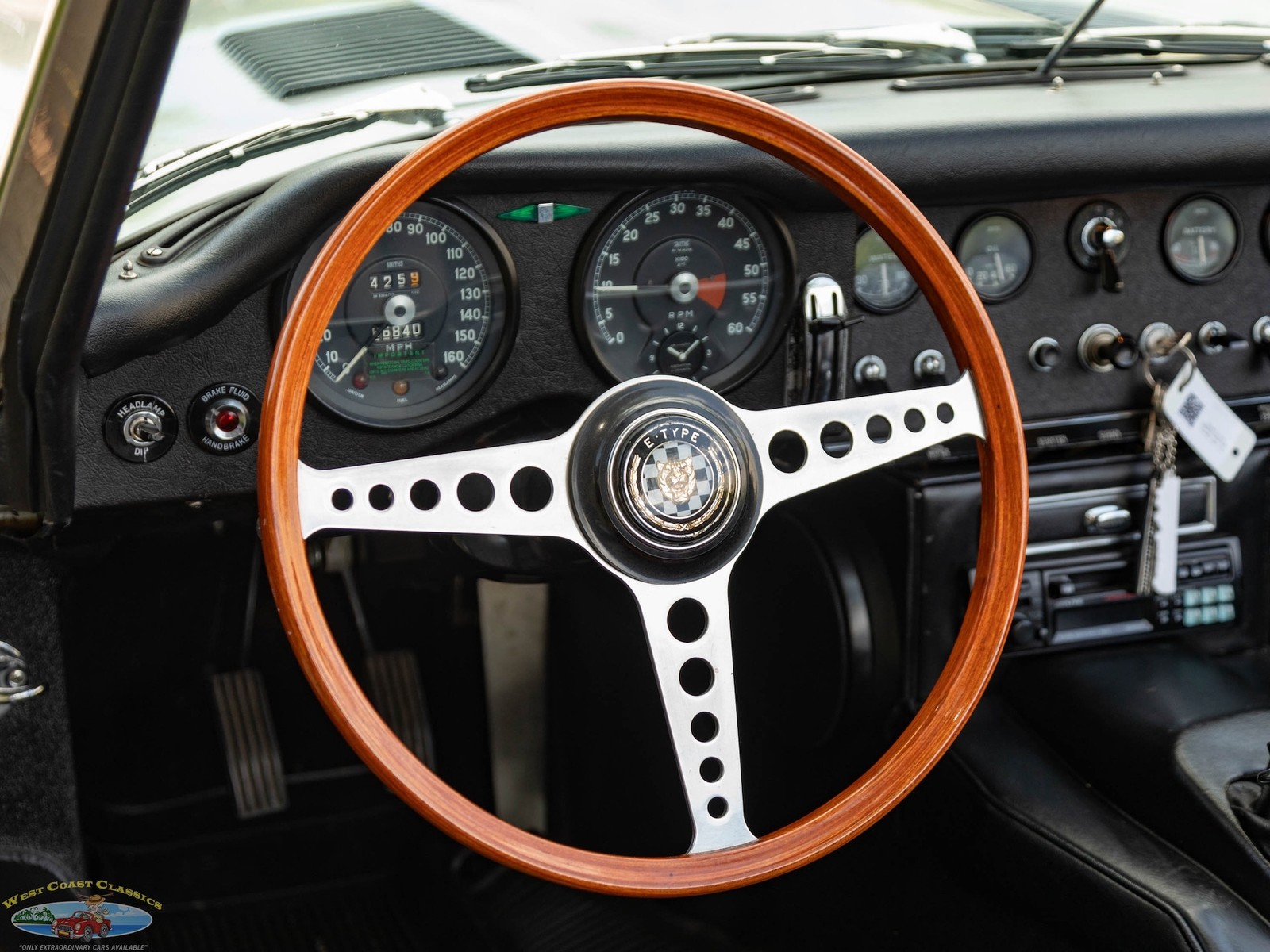 Jaguar-XKE-E-Type-4.2L-5-spd-Roadster-1965-2-Door-Convertible-Roadster-37