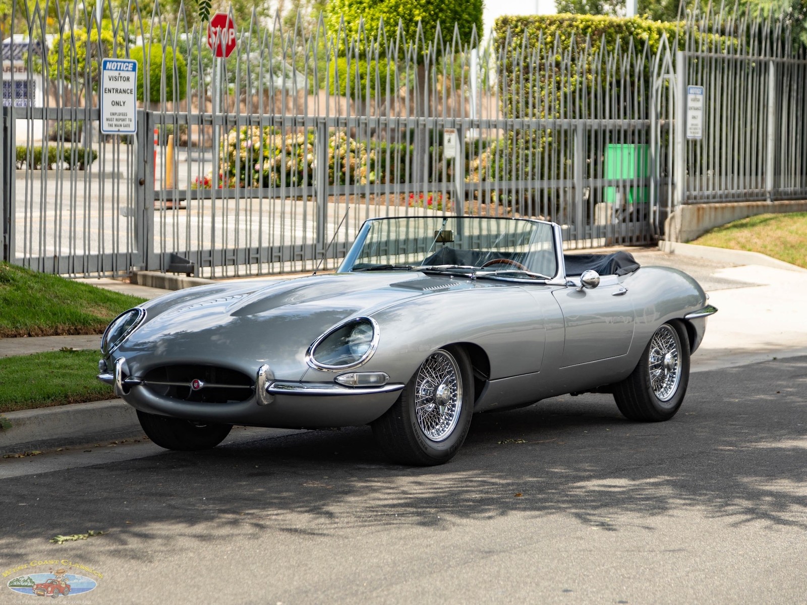 Jaguar-XKE-E-Type-4.2L-5-spd-Roadster-1965-2-Door-Convertible-Roadster-8