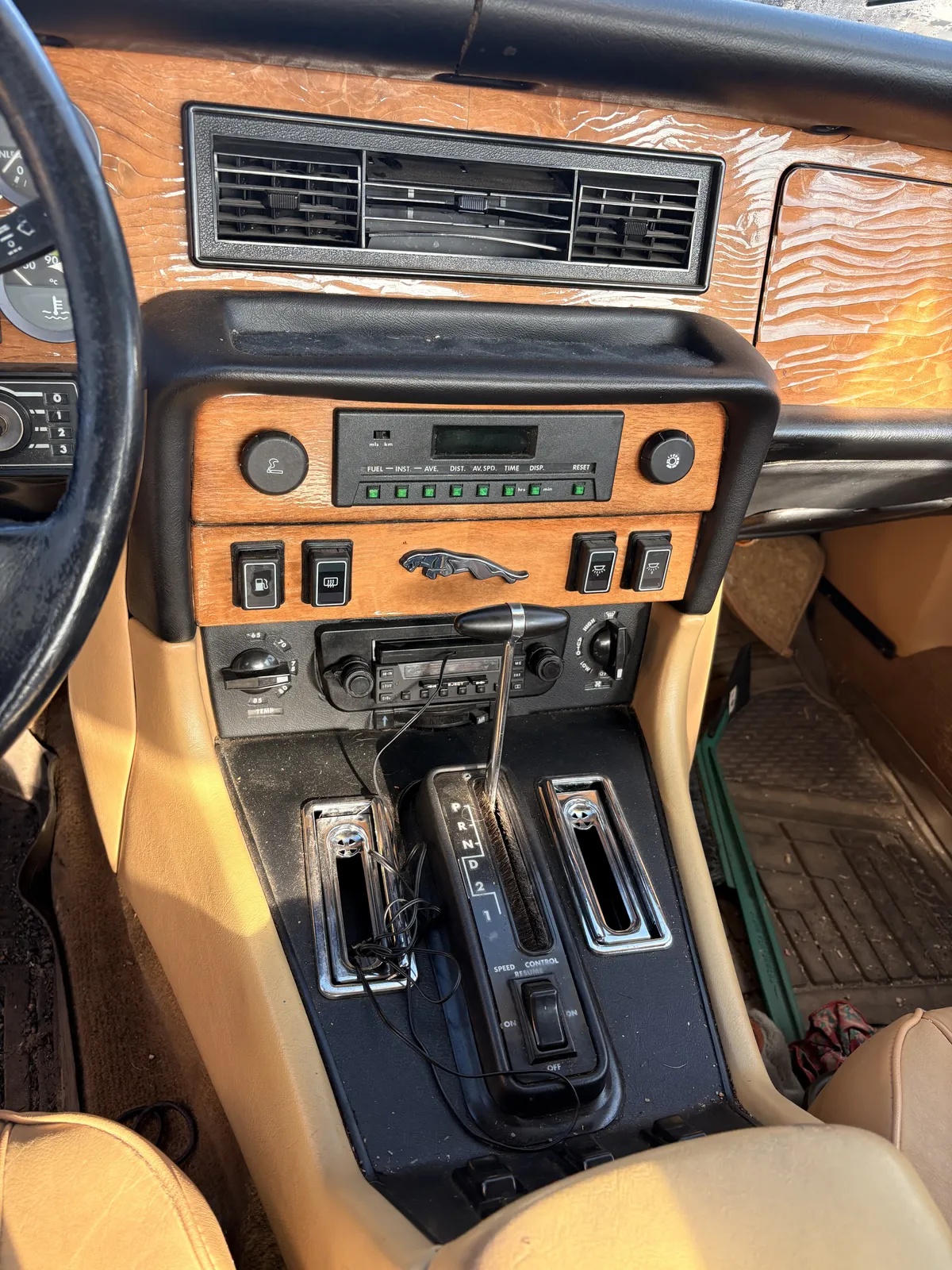 Jaguar-Xj-1983-Brown-Tan-9